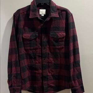 American Eagle Outfitters Mens Burgundy and Black Plaid Casual Button Down Shirt